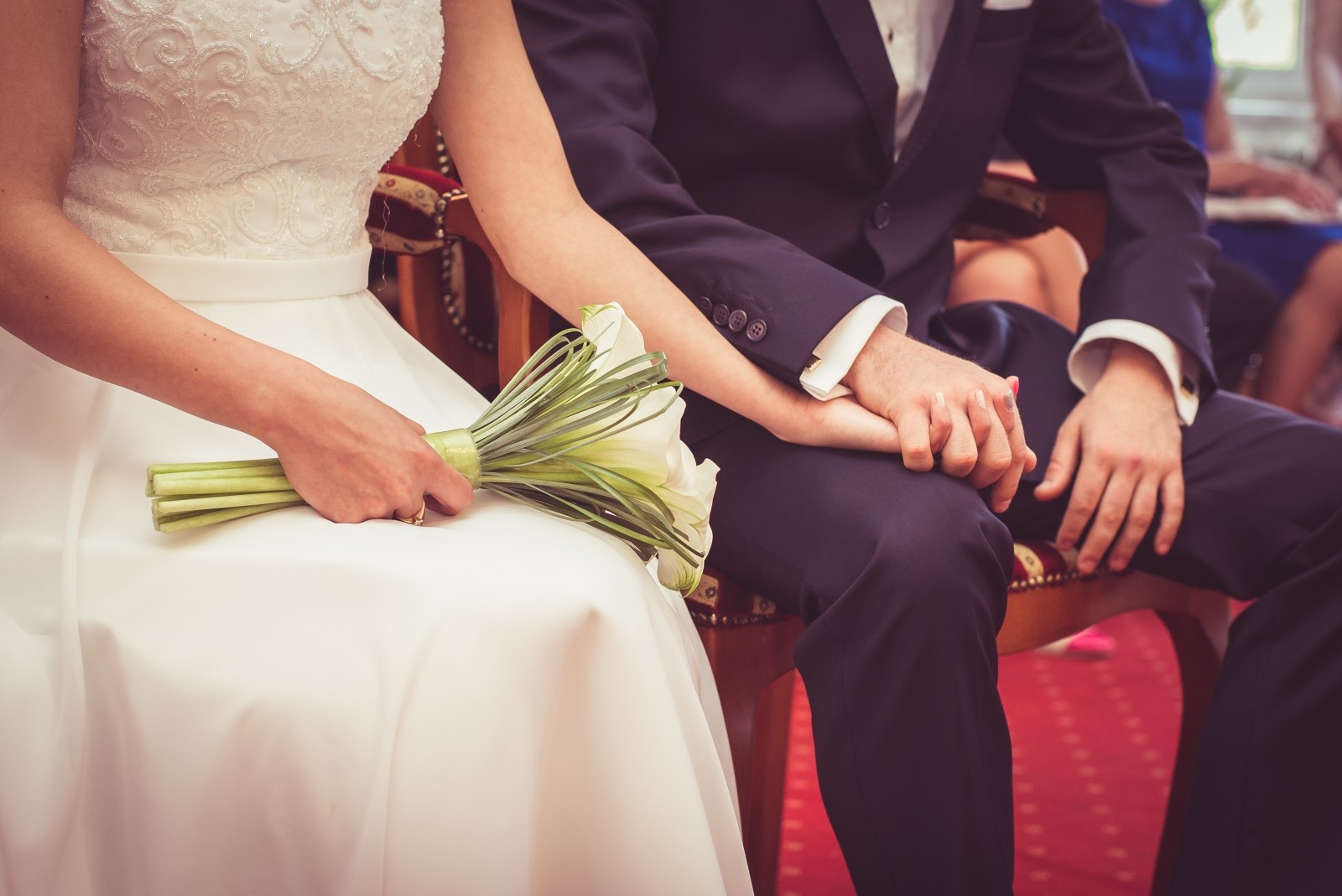 wedding-para-couple-young-married-couple